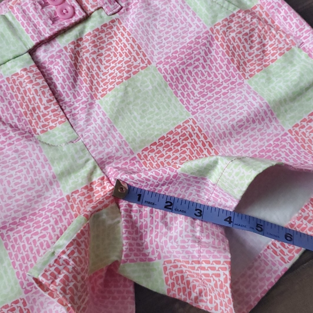 Vineyard Vines Dayboat Patchwork Whale Print Short - Picture 7 of 7